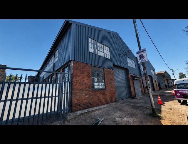 360M² WAREHOUSE TO LET IN ROODEPOORT CENTRAL